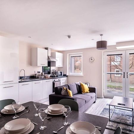 Modern & Spacious 2 Bed Apartment In Manchester Exterior photo