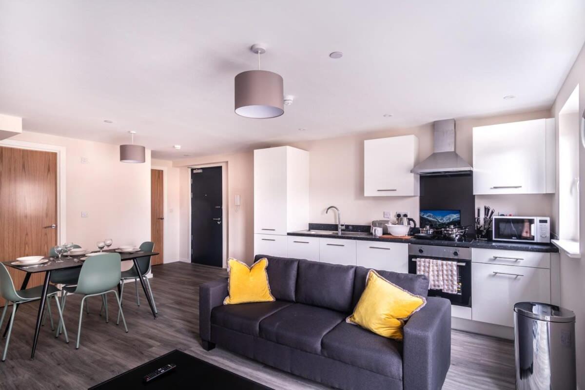 Modern & Spacious 2 Bed Apartment In Manchester Exterior photo