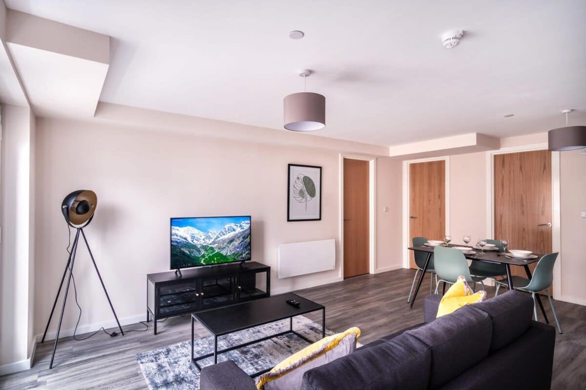 Modern & Spacious 2 Bed Apartment In Manchester Exterior photo