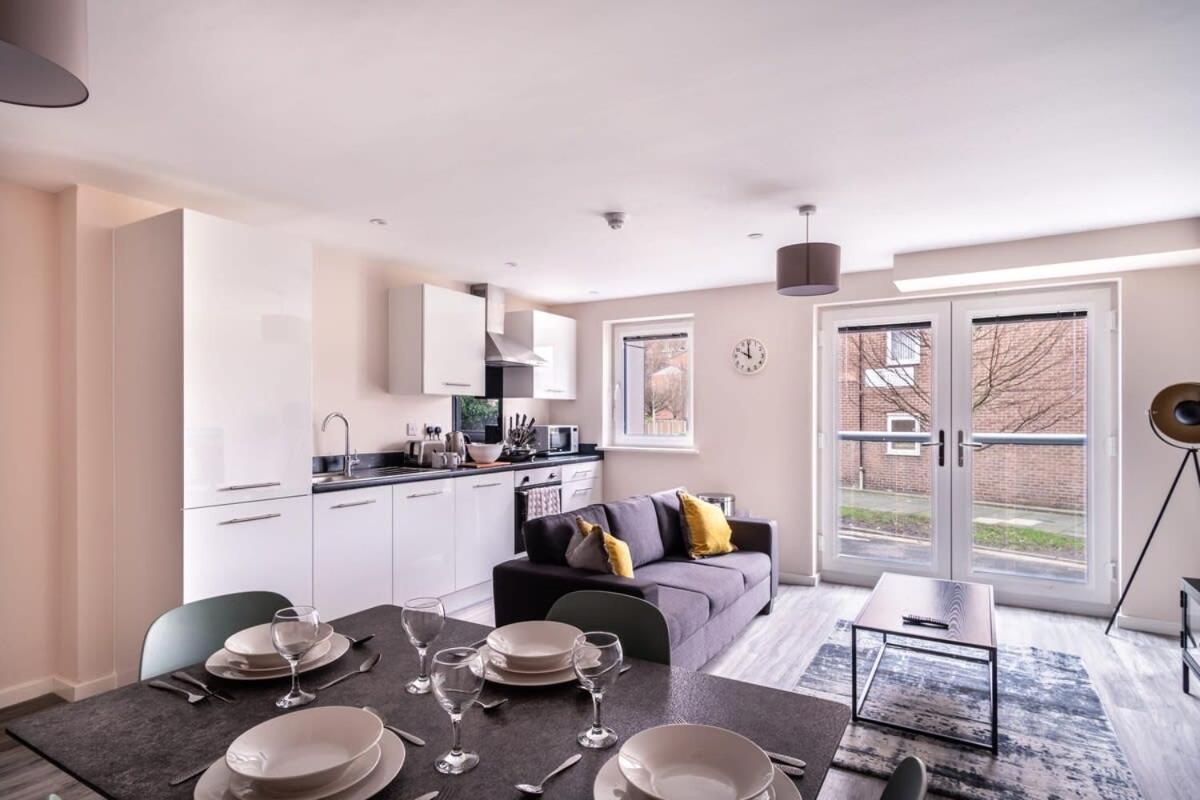 Modern & Spacious 2 Bed Apartment In Manchester Exterior photo