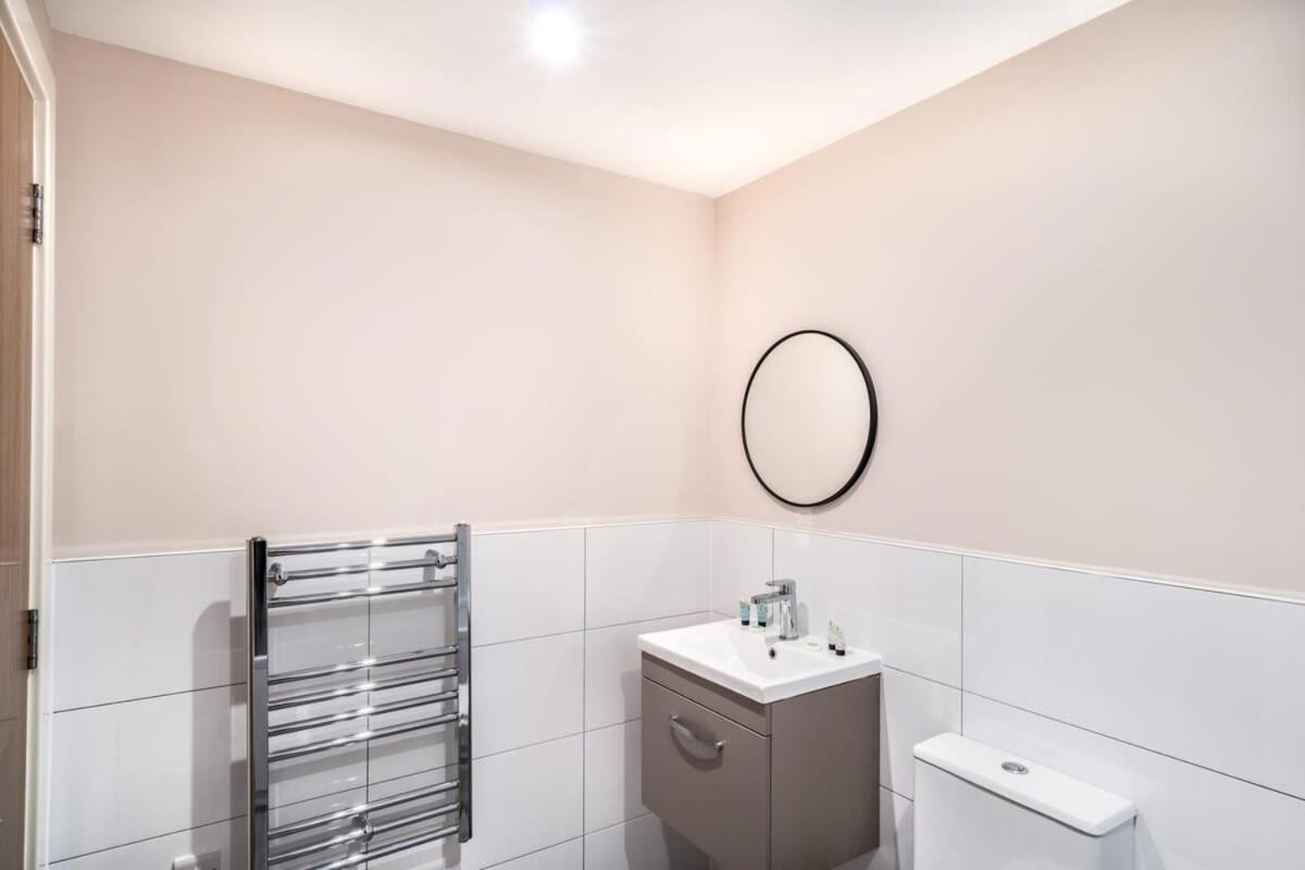 Modern & Spacious 2 Bed Apartment In Manchester Exterior photo