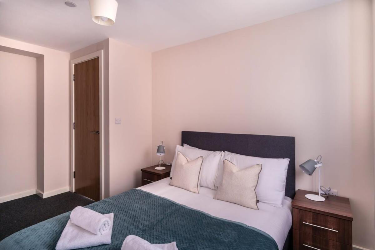 Modern & Spacious 2 Bed Apartment In Manchester Exterior photo