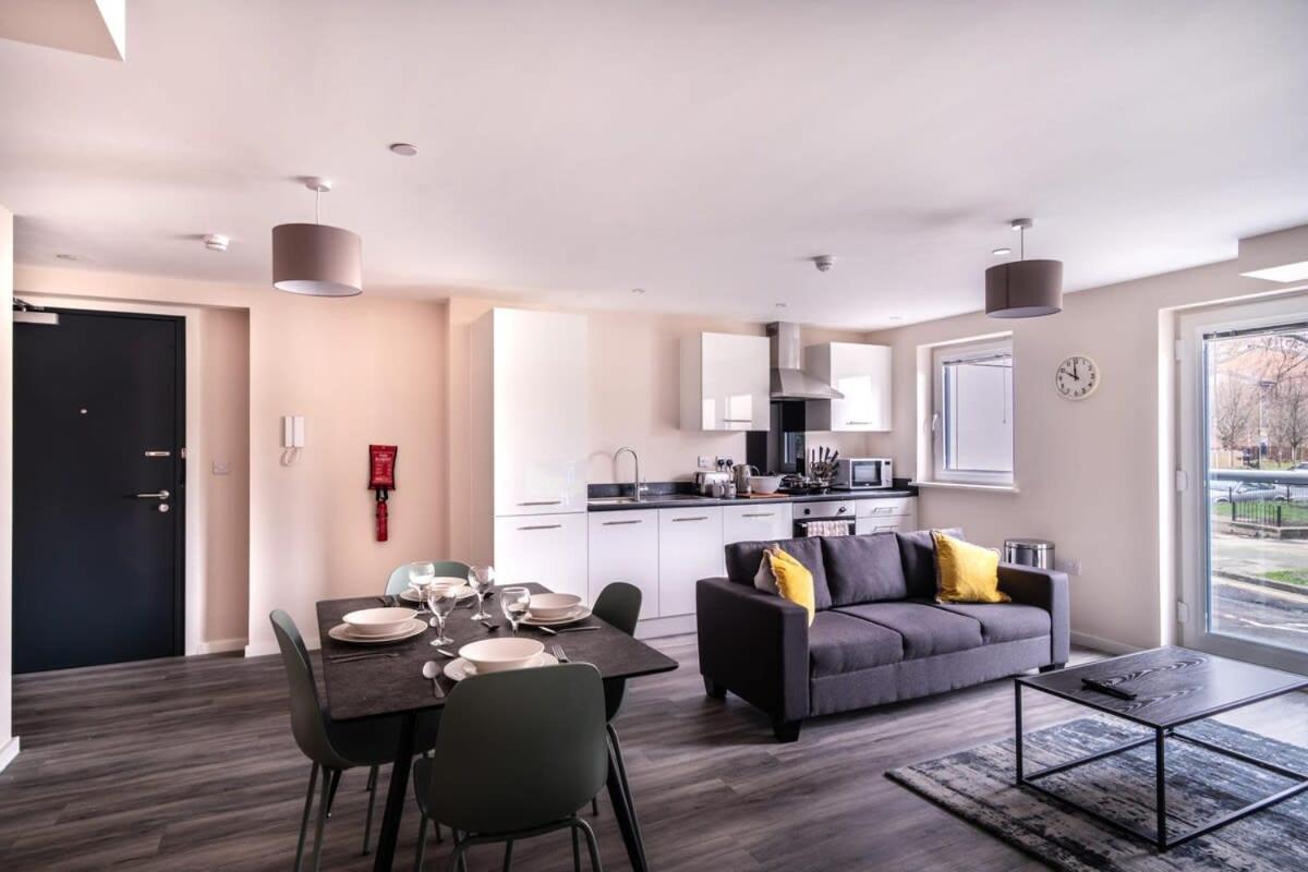 Modern & Spacious 2 Bed Apartment In Manchester Exterior photo